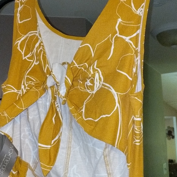 Gold dress - Picture 2 of 4